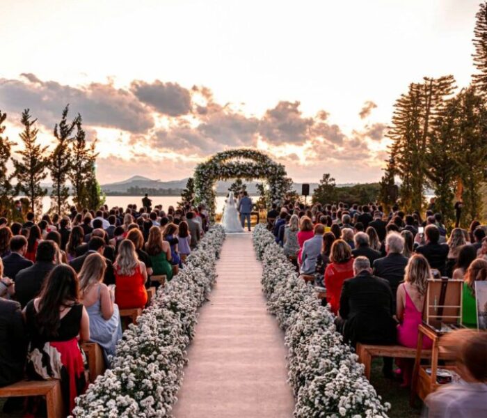 Timeless, elegant weddings crafted with attention to every detail.